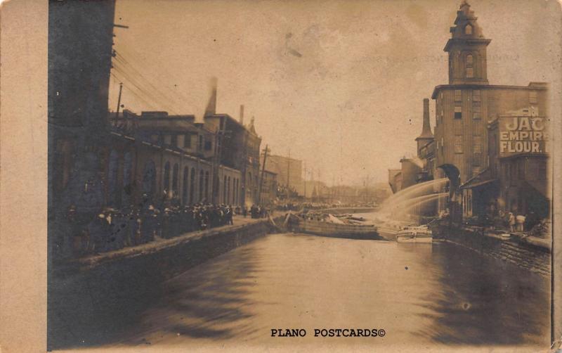 UNIDENTFIED LOCATION OF CANAL W/ PEOPLE AND BLDGS-1905-1908 RPPC REAL PHOTO P.C