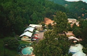 Vintage Postcard Carr's Northside Cottages & Motel Creek Gatlinburg Tennessee TN