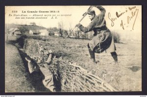 558 La Grande Gueppe 1914-15 Allemand suprised in trench by soldier with bayonet