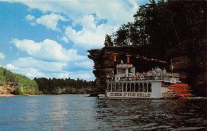 Queen Of The Dells Lake Delton  - Wisconsin Dells, Wisconsin WI  