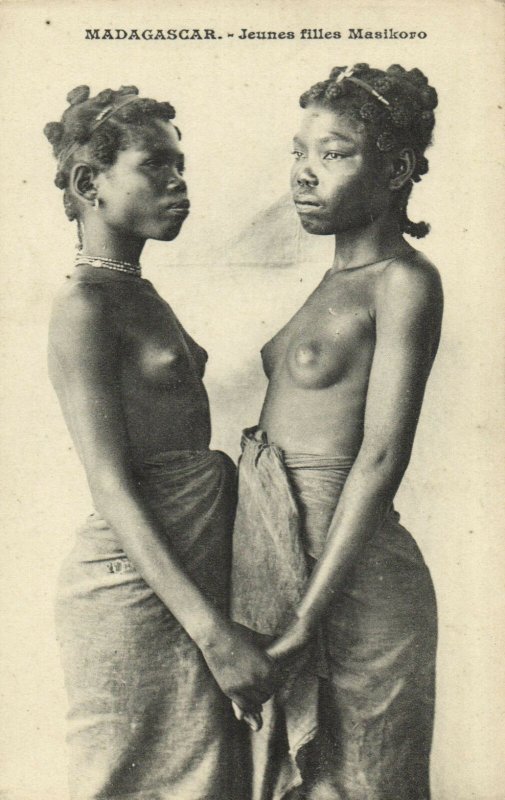 PC CPA ETHNIC NUDE FEMALE MASIKORO TYPE, MADAGASCAR Vintage Postcard (b5403)