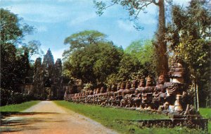 Causeway to the Gate of Victory Angkor Wat Cambodia, Cambodge Unused 