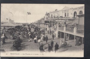 France Postcard - Trouville - Les Planches Et Le Casino   T9900