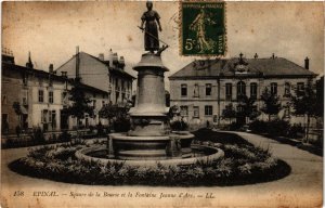 CPA ÉPINAL Square de la Bourse et la Fontaine Jeanne d'Arc (401479)