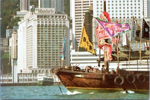 Postcard China Hong Kong - Mandarin Hotel with Chinese Junk sailing past