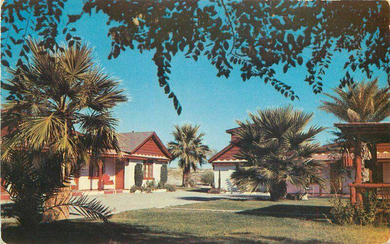 1950s Sun Valley Court Wickenburg Arizona roadside Postcard 2241