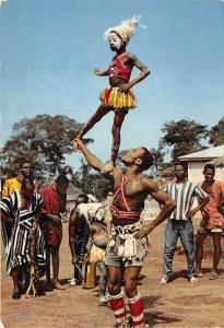 B70535 danse costumes Africa Acrobatic dancers Africa