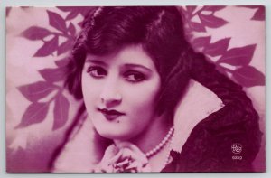 Glamour Girl Beautiful Roaring 20s Actress Theater Sexy Eyes Postcard E26