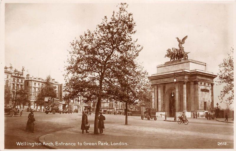 B85554 wellington arch entrance to green park  london uk