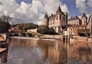 BT9797 La rochefpucauld la tardoire et le chateau renaissance        France