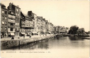 CPA Honfleur Perspective du Quai Ste-Catherine FRANCE (1286072)