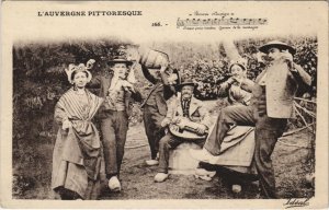 CPA La Bourree d'Auvergne - Folklore (1254374)