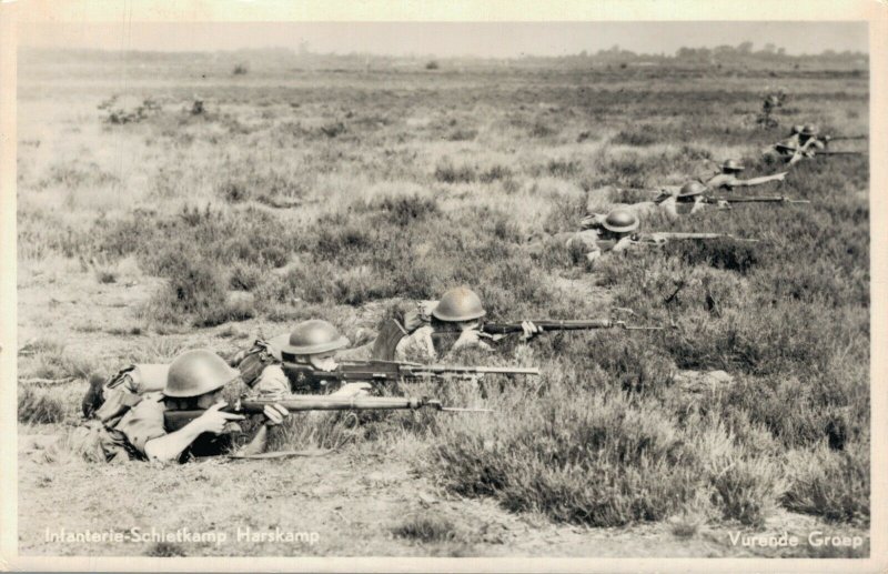 Military Dutch postcard Infanterie Schietkamp Harskamp Vurende Groep RPPC 3.30