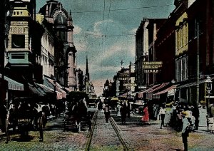 1910 CHARLESTON SC KING ST HORSES CIGARS MAIN STREET BUSINESSES POSTCARD 14-79