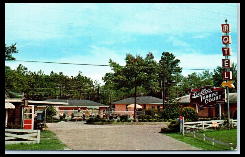 1960s Della's Tourist Court Motel Brookhaven MS Red Telephone Booth Postcard