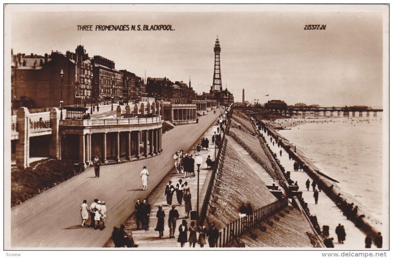 RP: BLACKPOOL , Lancashire , England , 30-40s : Three Promenades