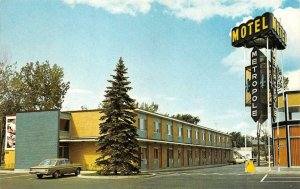 MONTREAL, PQ Canada   MOTEL METROPOLE   Roadside 1967 Vintage Chrome Postcard