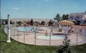 Pine Crest Friendship Inn - Sioux Falls, South Dakota SD Postcard