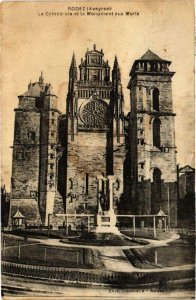 CPA RODEZ - La Cathédrale et la Monument aux Morts (109661)