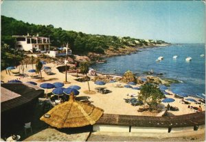 CPM LES ISSAMBRES Plage et Calanque du Village Provencal (1113724)