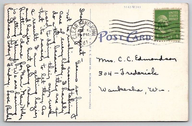 Clear Lake Iowa Greetings W Woodwd Lake Shore 1941 to Waukesha Postcard D30
