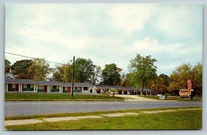 McCorkle's Motel  Claxton  Georgia   Postcard