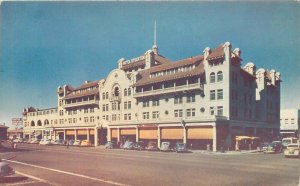 Automobiles Hotel Stockton California roadside Roberts Postcard 20-4449