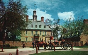 Postcard The Governor's Palace Most Impressive Mansion Williamsburg Virginia VA