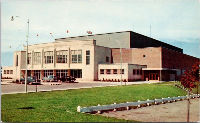 Kitchener Memorial Auditorium Kitchener Ontario ON Unused Vintage Postcard E15