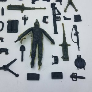 Vintage 1965 Thingmaker Fighting Men Lot of 40+ Completed Molded Items Weapons