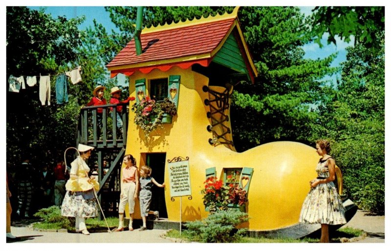 New York  Lake George ,Storytown Mother Hubbard Shoe