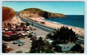 LAGUNA BEACH, CA Roadside TRAILER PARK Beach & Devil's Postpile  c1950s Cars