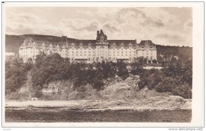 RP: Manor Richelieu , MURRAY BAY , Quebec , Canada , 30-40s