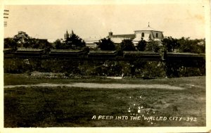 Philippines - Manila, 1910. A Peep Into the Walled City. Photo: Eduardo DeLeon