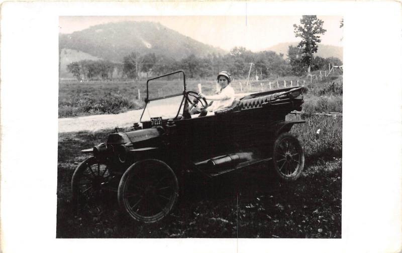 D88/ Interesting RPPC Real Photo Postcard Reprint Older Image Early Automobile