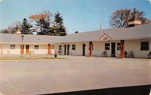 Saratoga Springs New York Grand Union Motel Street View Vintage Postcard K59753