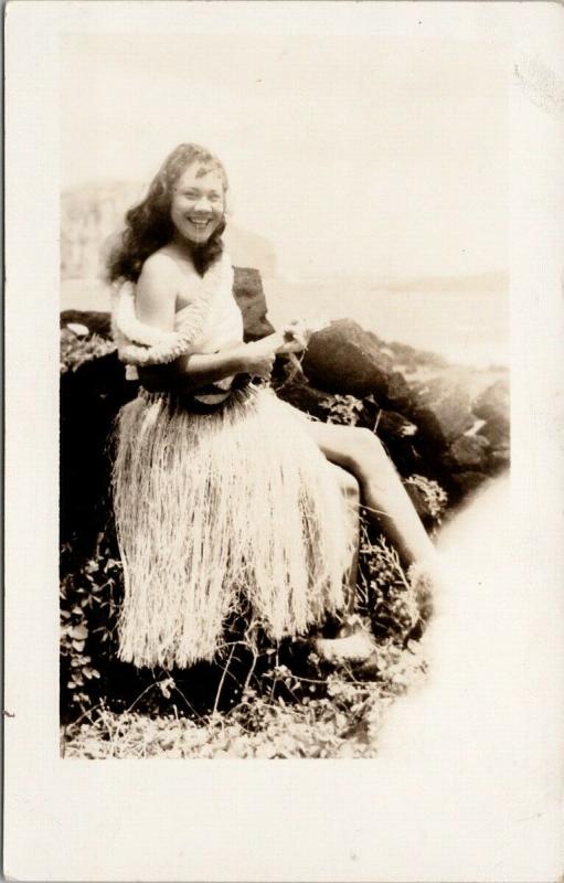 Hawaiian Hula Dancer Hawaii HI ?? Beautiful Woman RPPC Postcard E46