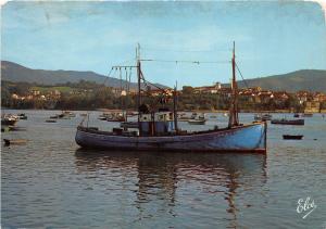 BR15863 Hendaye le port au fond Hendaye ville ship bateaux  france