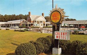 WILLIAMSBURG, VA  Virginia    COLONY MOTEL  Roadside  c1950's  Postcard