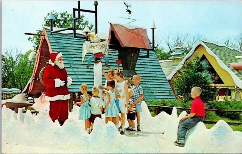 Santa's Vaillage Santa Claus With Children Dundee Near Chicago Illinois