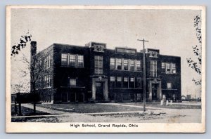 J97/ Grand Rapids Ohio Postcard c1920s High School Building 192