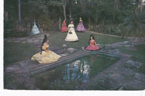 Florida Lake Wales Casa De Josefina Estate Beautiful Girls In One Of The Gardens