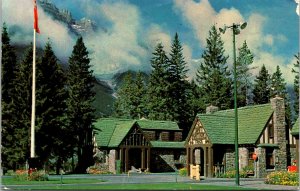 VINTAGE POSTCARD SCENIC ENTRANCE TO BANFF NATIONAL PARK ALBERTA CANADA 1963