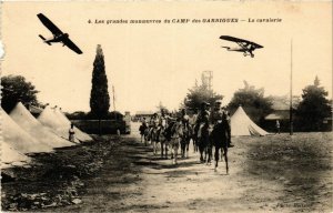 CPA MILITAIRE Les grandes manoeuvres du Camp des Garrigues-La Cavalerie (317706)