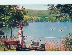 Unused 1950's GREETINGS FROM - BENCHES AT GOODYEAR LAKE Oneonta NY Q8555