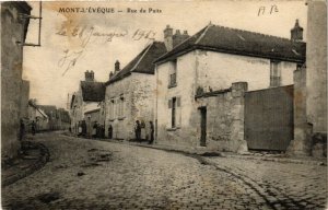 CPA Mont-L'EVEQUE Rue du Puits (423396)