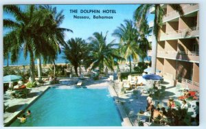 NASSAU, BAHAMAS ~ Swimming Pool DOLPHIN HOTEL ca 1950s-60s Roadside Postcard