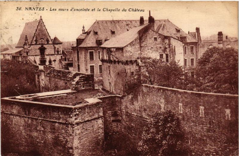 CPA AK NANTES - Les murs d'enceinte et la Chapelle du Chateau (650504)