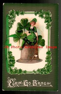 St Patrick's Day, Winsch, Booklet, Schmucker, Woman Sitting on Top Hat