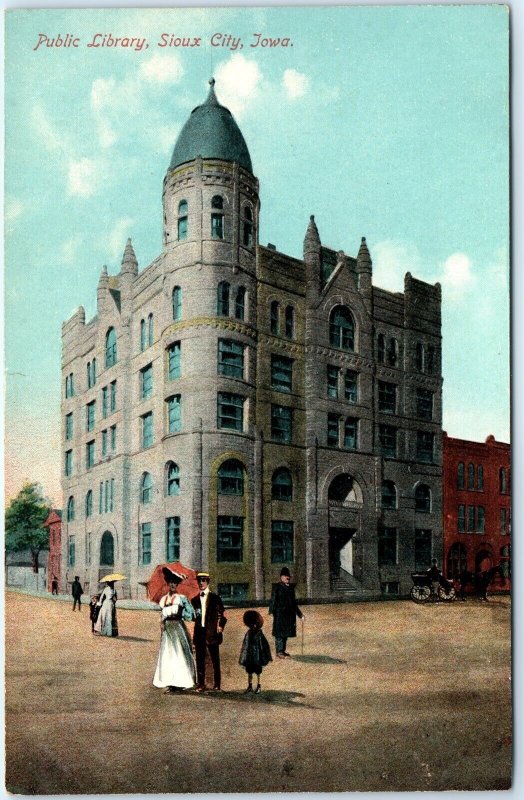 c1910s Sioux City, IA Public LIbrary Building People Gloss Postcard A116